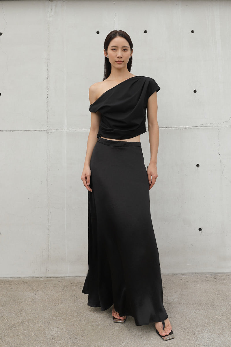 Asymmetric Twisted Top | Black