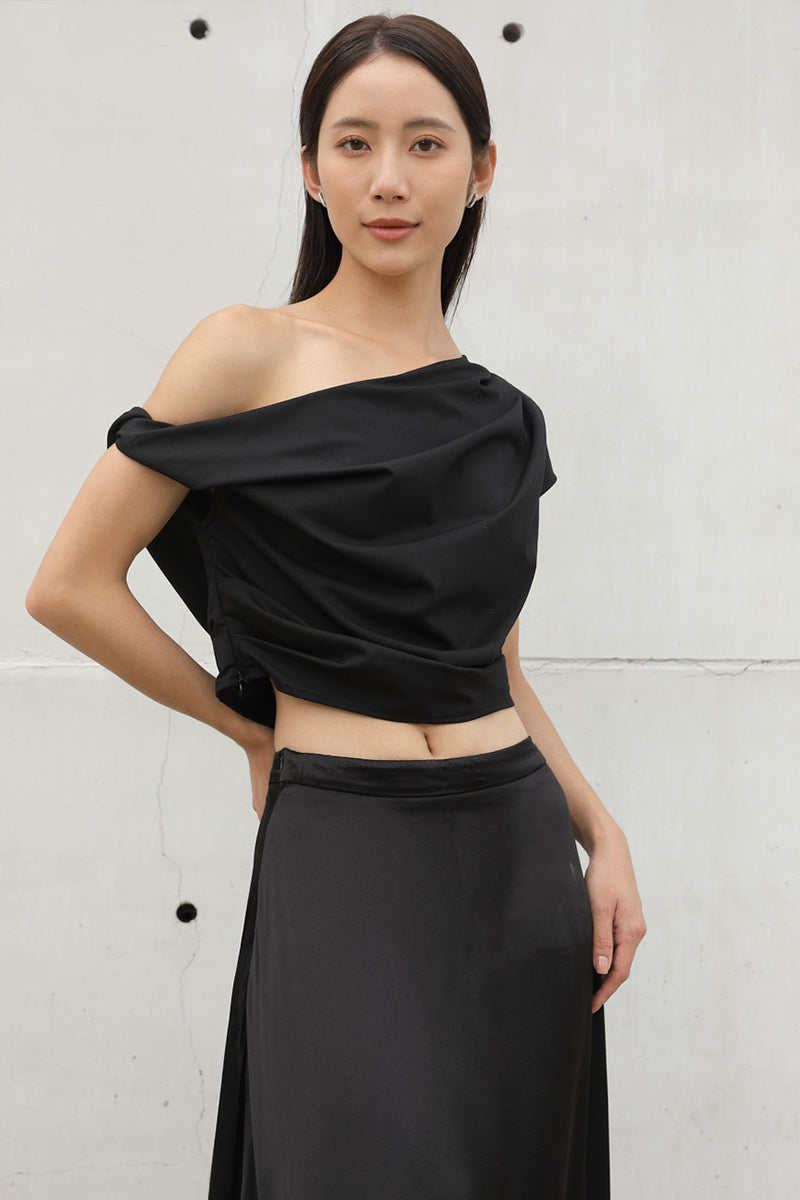 Asymmetric Twisted Top | Black