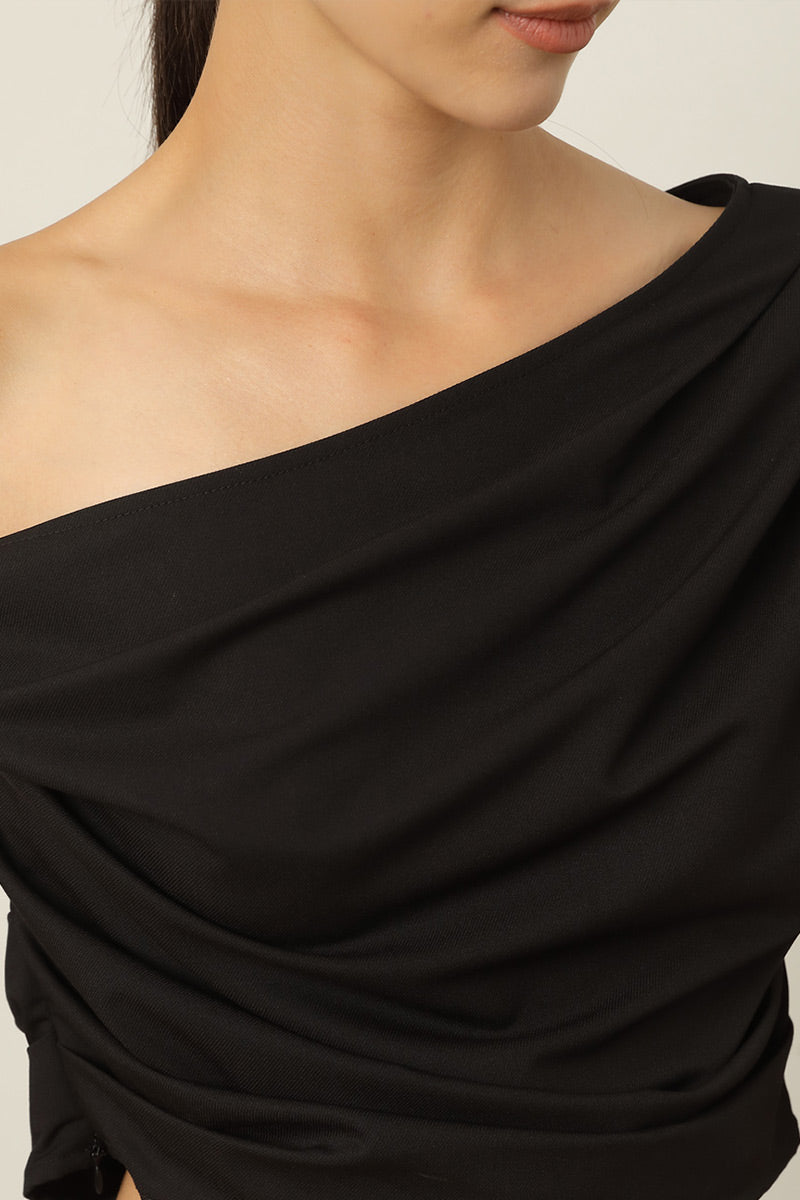 Asymmetric Twisted Top | Black