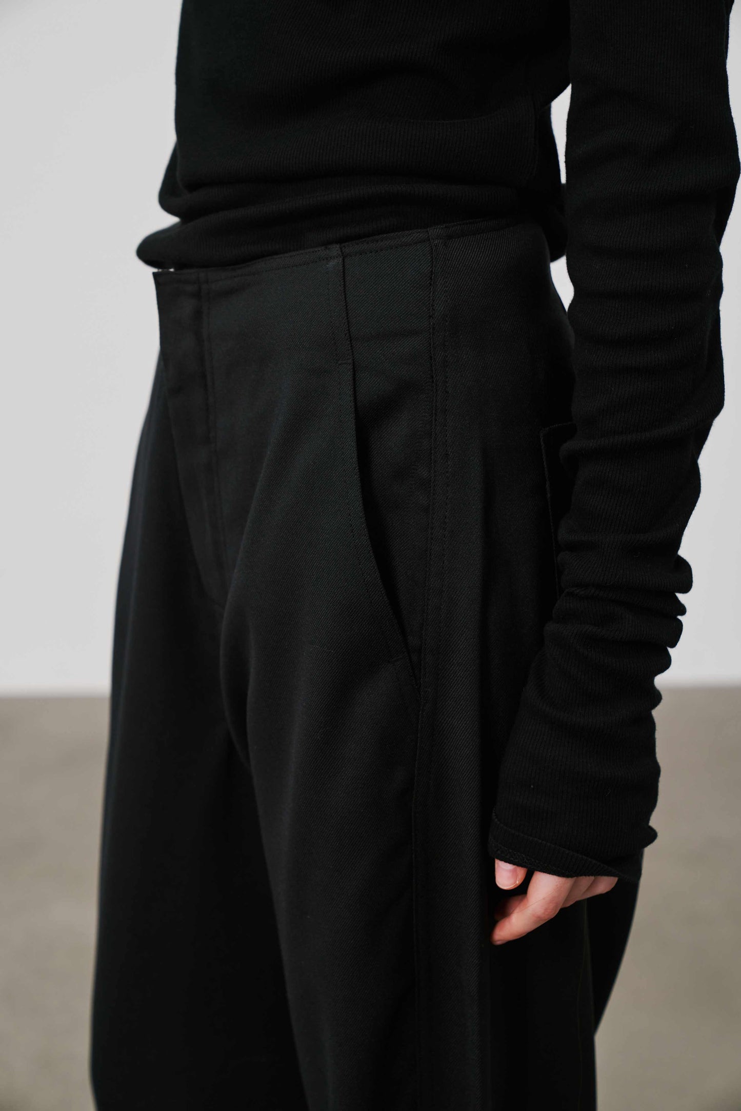 Wide Cropped Trousers | Black